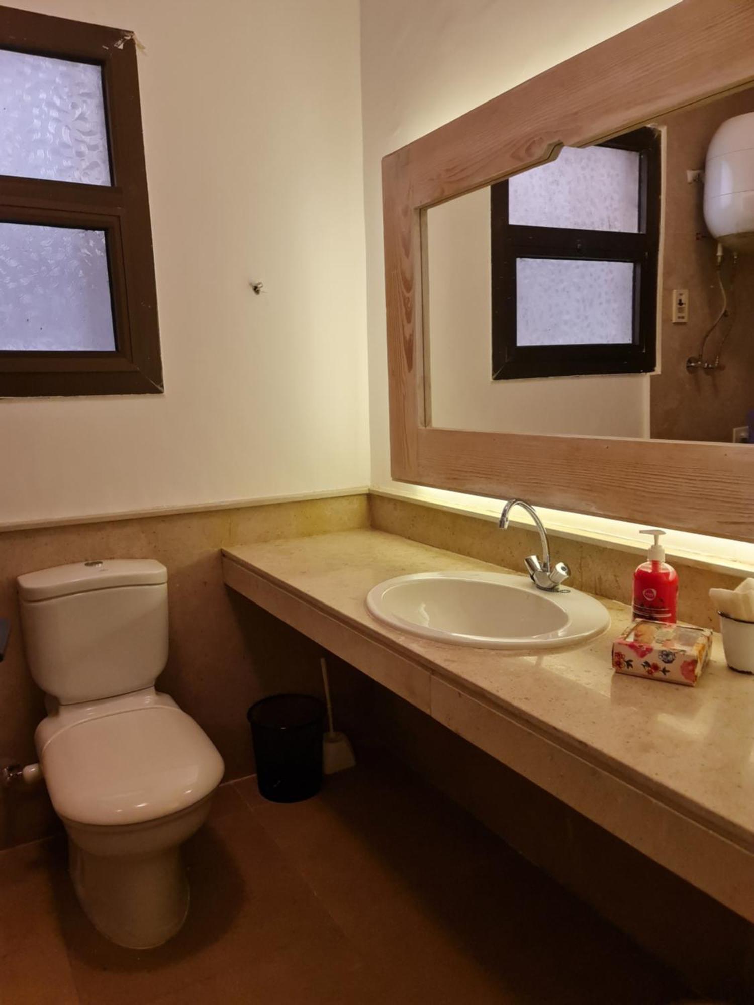 Partial Nile View 2 Bedroom In Zamalek Newly Renovated Il Cairo
