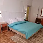 Partial Nile View 2 Bedroom Appartment In Zamalek Cairo Newly Renovated